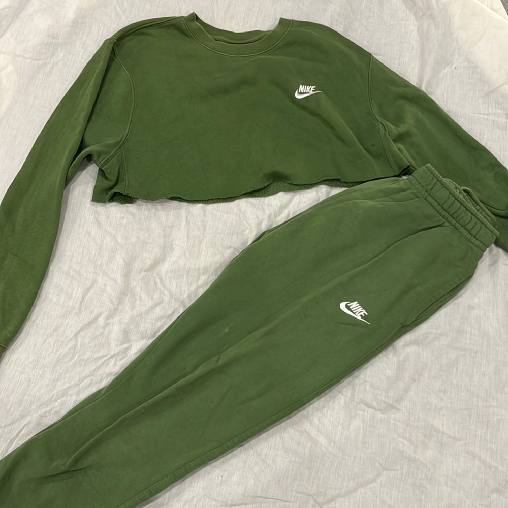 Nike Green Sweat Suit